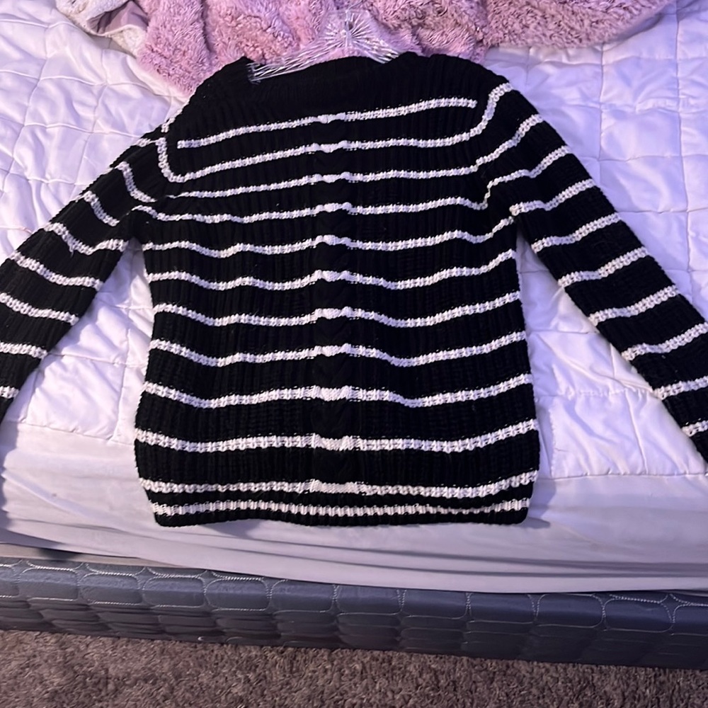 Striped knitted sweater, black and white